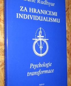 Za hranicemi individualismu