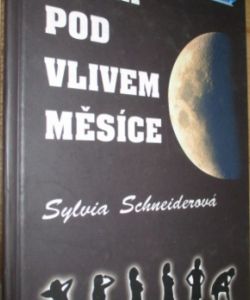 Dívka pod vlivem měsíce