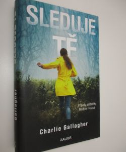 Sleduje tě