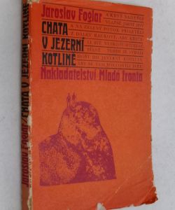 Chata v jezerní kotlině
